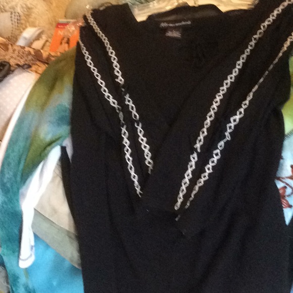 Sweater - Picture 1 of 2